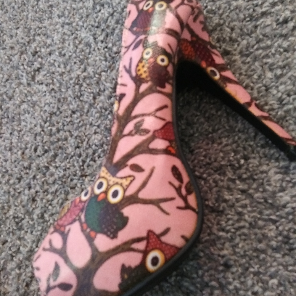 High Heels - Picture 2 of 2